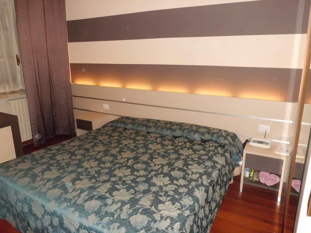 Nuovo Hotel Giardini Bra Exterior photo